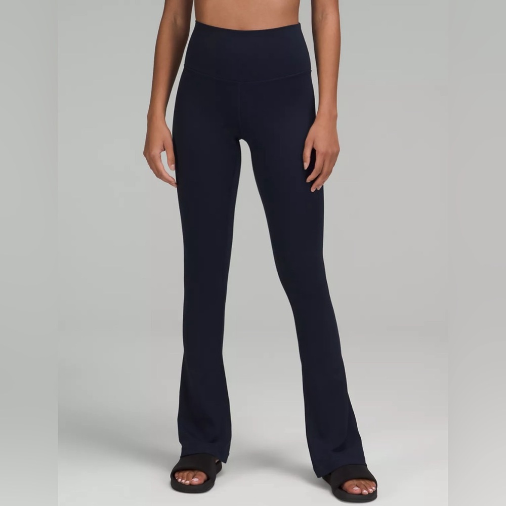 🆕lululemon 🍋Align™ High-Rise Mini-Flared Pant
Regular Sz 6 Colour True Navy - Picture 3 of 9